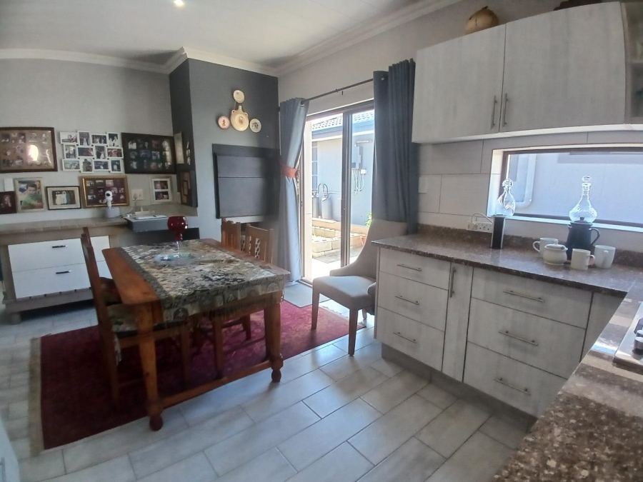 2 Bedroom Property for Sale in Dana Bay Western Cape